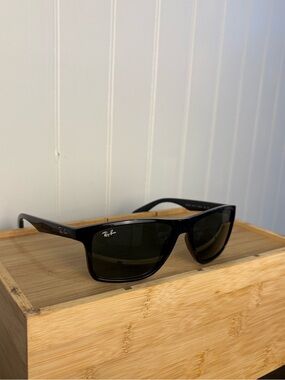Ray-Ban RB4294 Black Rectangular Sunglasses Italy Polarized Summer Vibes